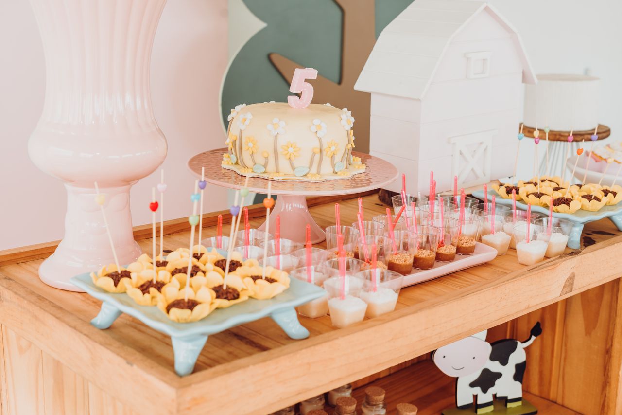Birthday Party Catering: 7 Essential Things to Know